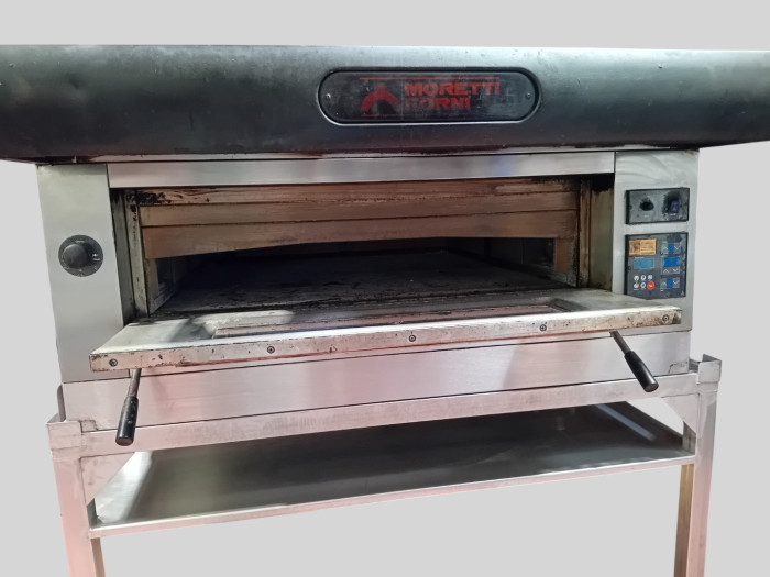 Four_a_pizza_Amalfi__20250926_105639_r