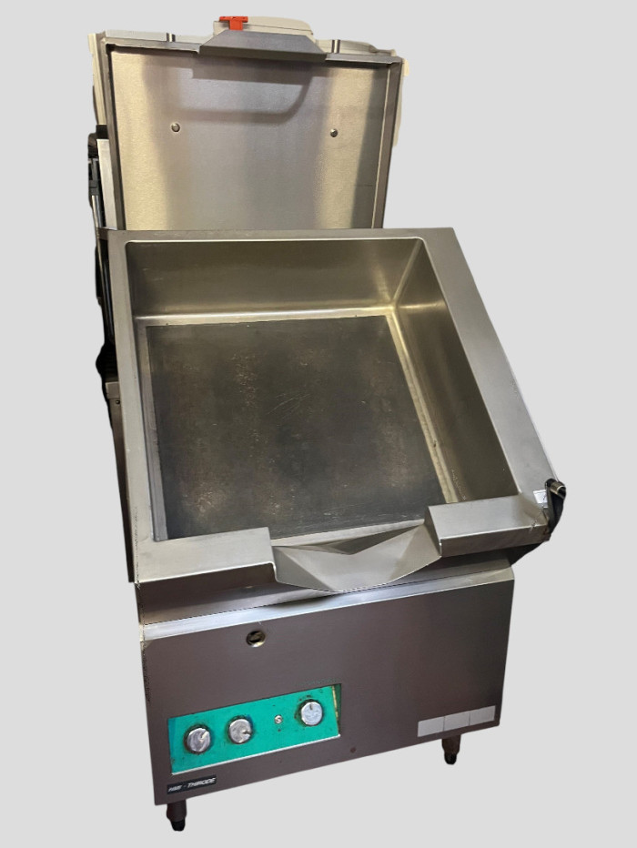 Sauteuse_Basculante_Thirode_Neg372-1_1_R_fond